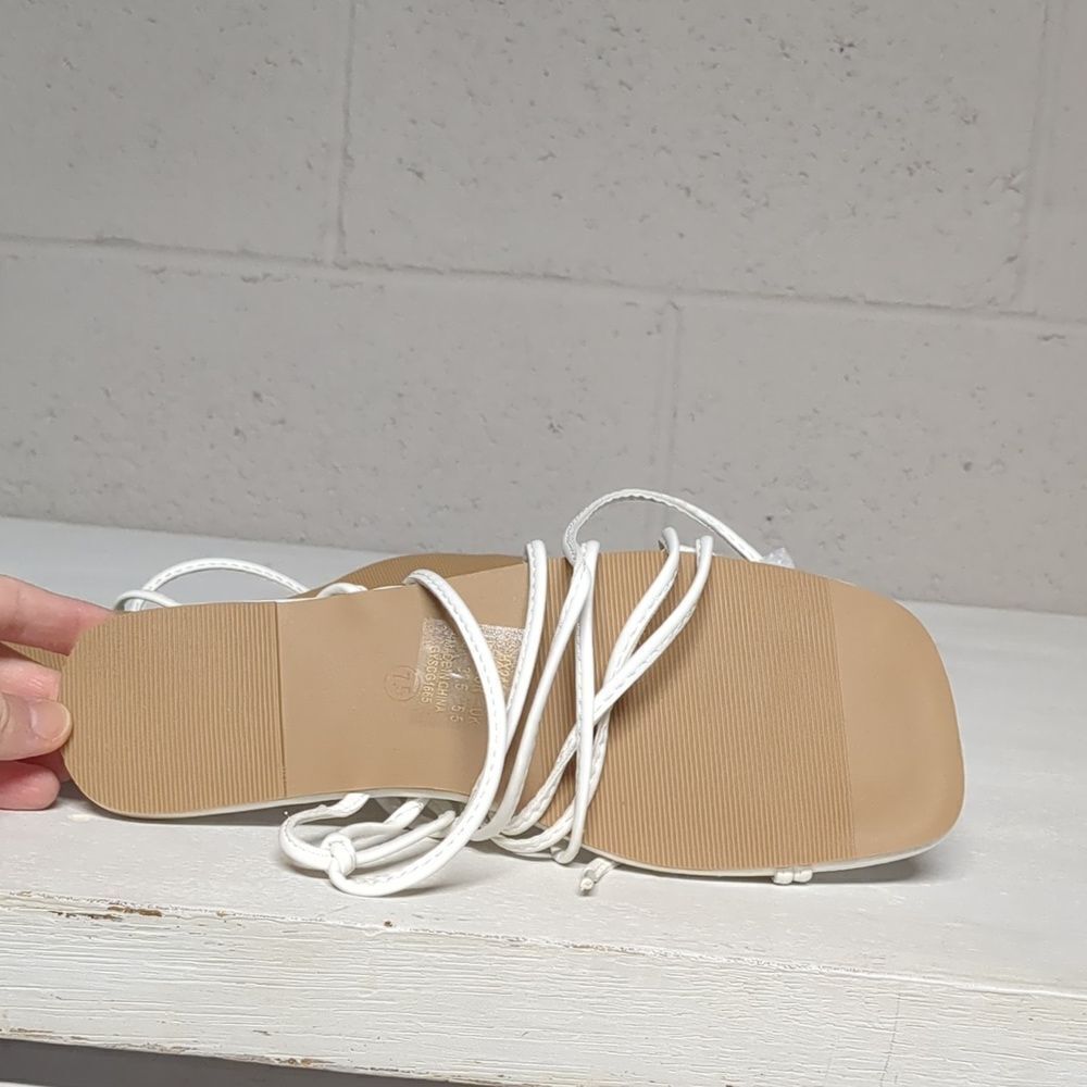 Festival Footwear Women's White Gladiator Sandal Size US 7.5 NWOT - Picture 5 of 5